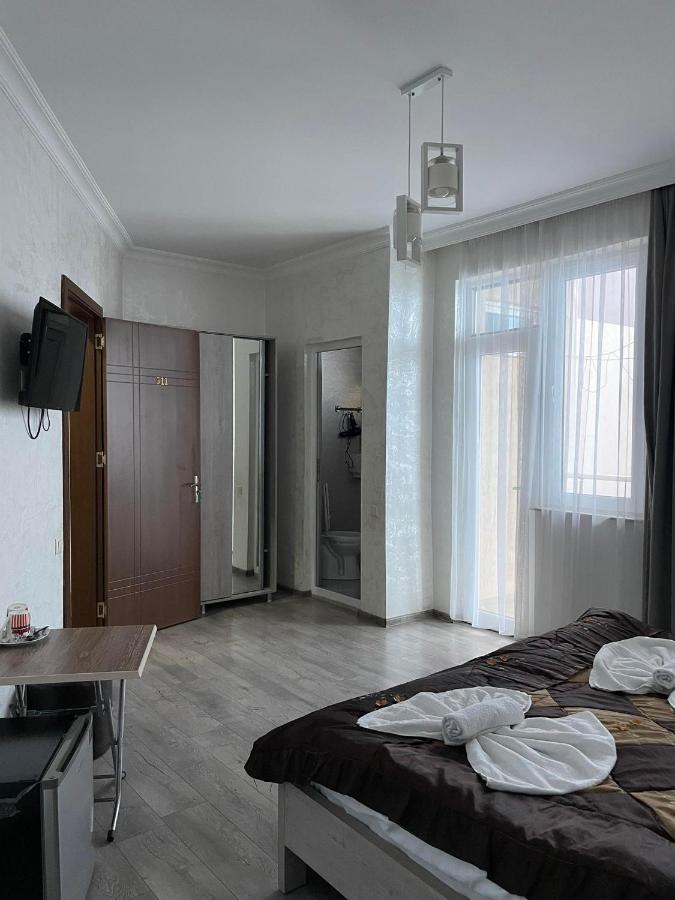 Nana'S Hotel Tchaikovsky Street 34 Batumi Ngoại thất bức ảnh